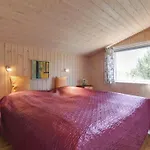 Nadia - 1-7km From The Sea By Interhome
