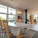 Nadia - 1-7km From The Sea By Interhome *