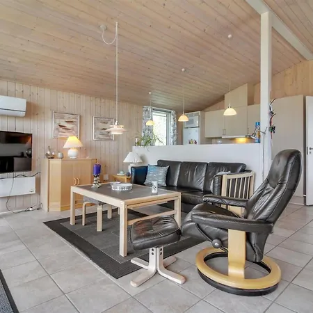 Ferienhaus Nadia - 1-7km From The Sea By Interhome